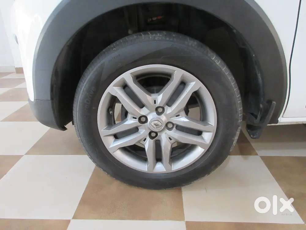 Renault Triber 2023 Petrol 43000 Km Driven Top Model