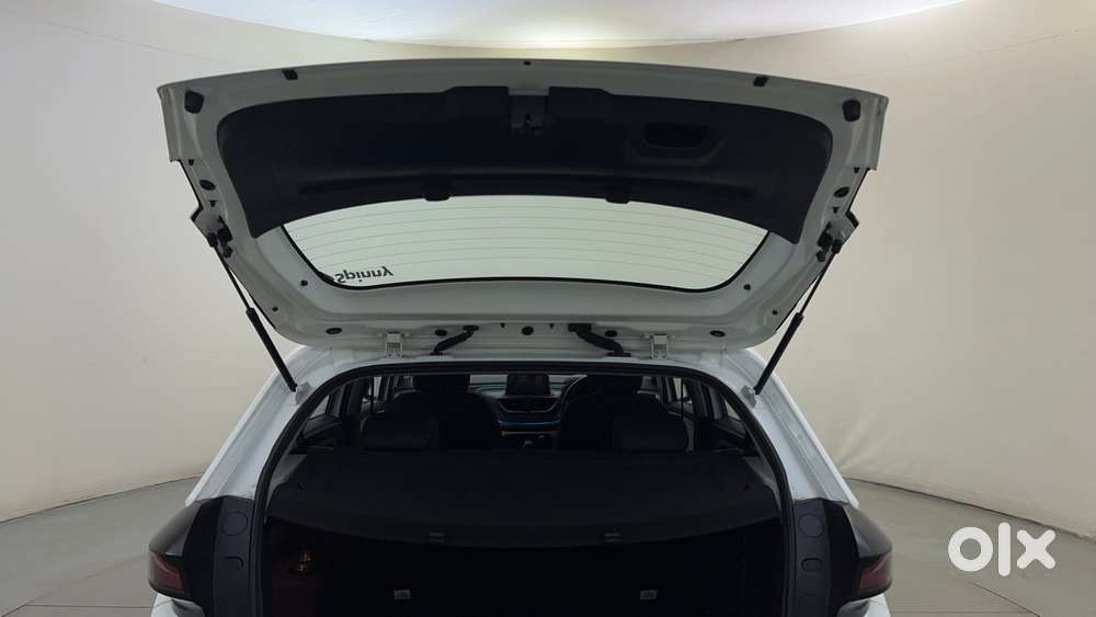 Tata Altroz Xza Plus (s), 2024, Petrol