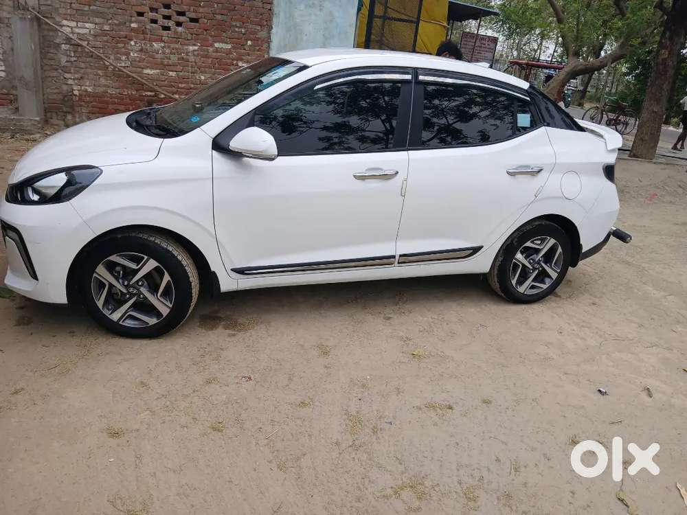 Hundai Aura Cng Top Model