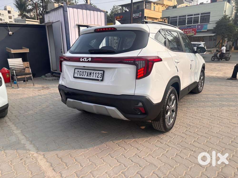 Kia Seltos Htk + O Petrol  Sunroof Edition