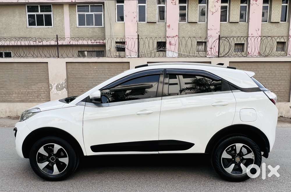 Tata Nexon 1.2 Revotron Xza Plus (o) Amt, 2018, Petrol