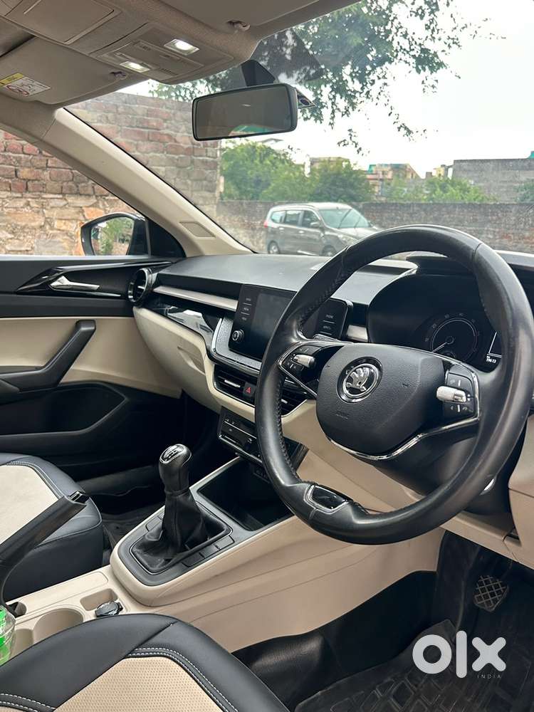 Skoda Slavia Petrol 2024