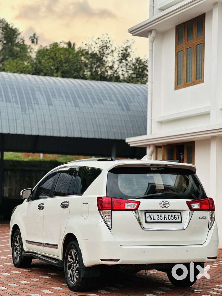 Toyota Innova Crysta 2.4 V, 2017, Diesel