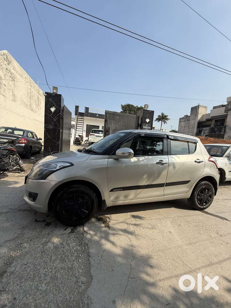 Maruti Suzuki Swift Vxi Optional, 2013, Petrol