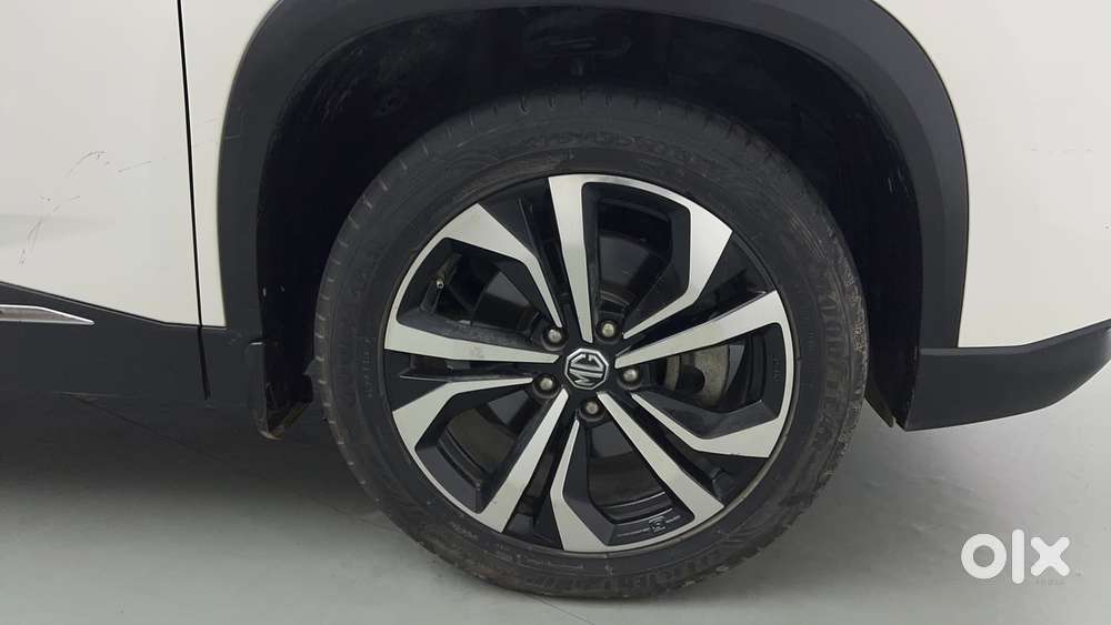 Mg Hector Plus Savvy Pro 1.5 Turbo Petrol Cvt 7 Str Dual Tone, 2023,..