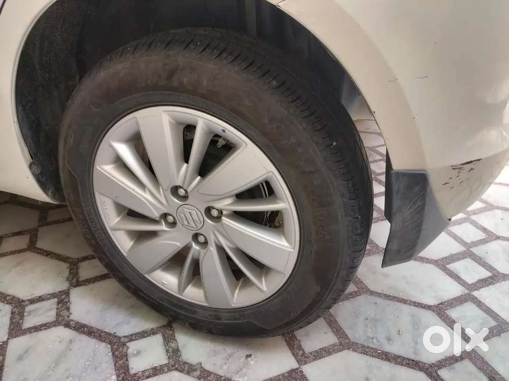 Maruti Suzuki Swift 2016