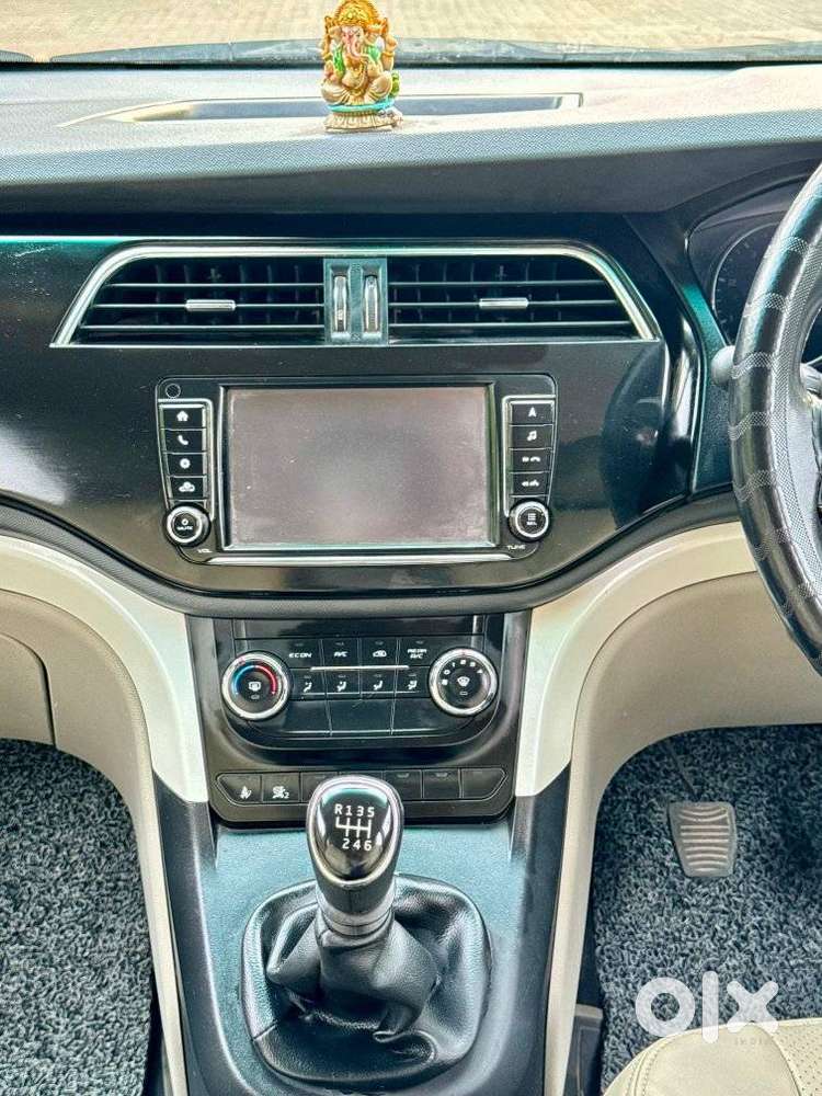 Mahindra Marazzo M6, 2020, Diesel