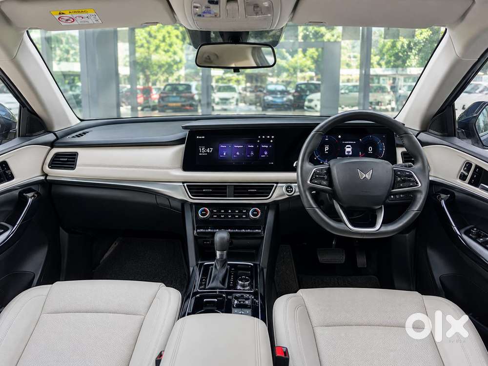 Mahindra Xuv700 2.0 Ax 7 Petrol At Luxury Pack Str, 2021, Petrol