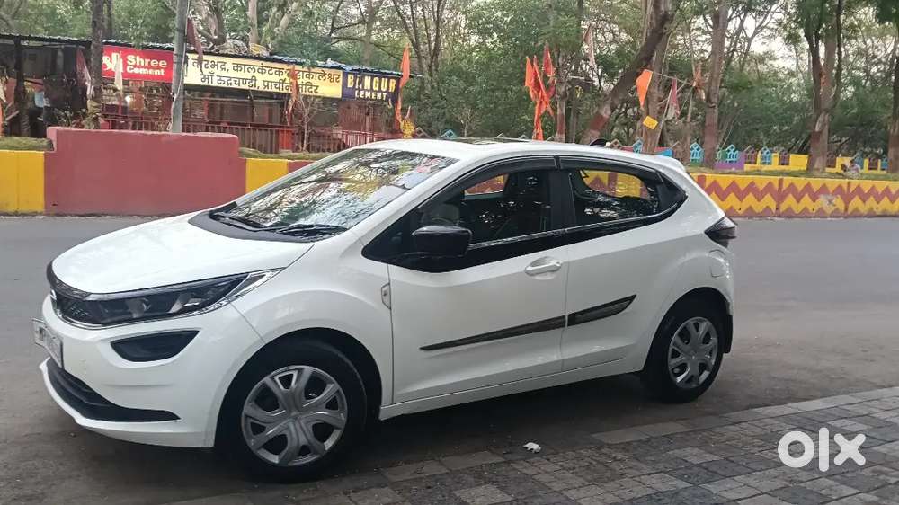 Tata Altroz 2023 Petrol 6900 Km Driven Single Woman