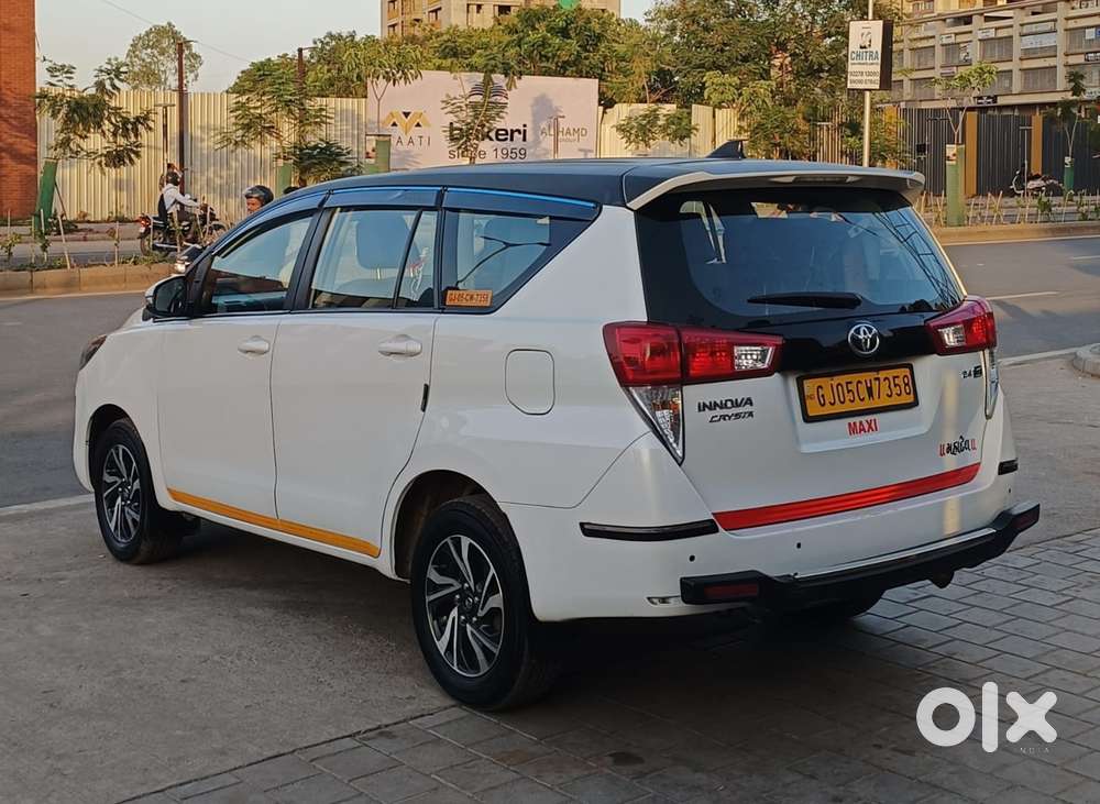 Toyota Innova Crysta 2.4 G Mt, 2023, Diesel