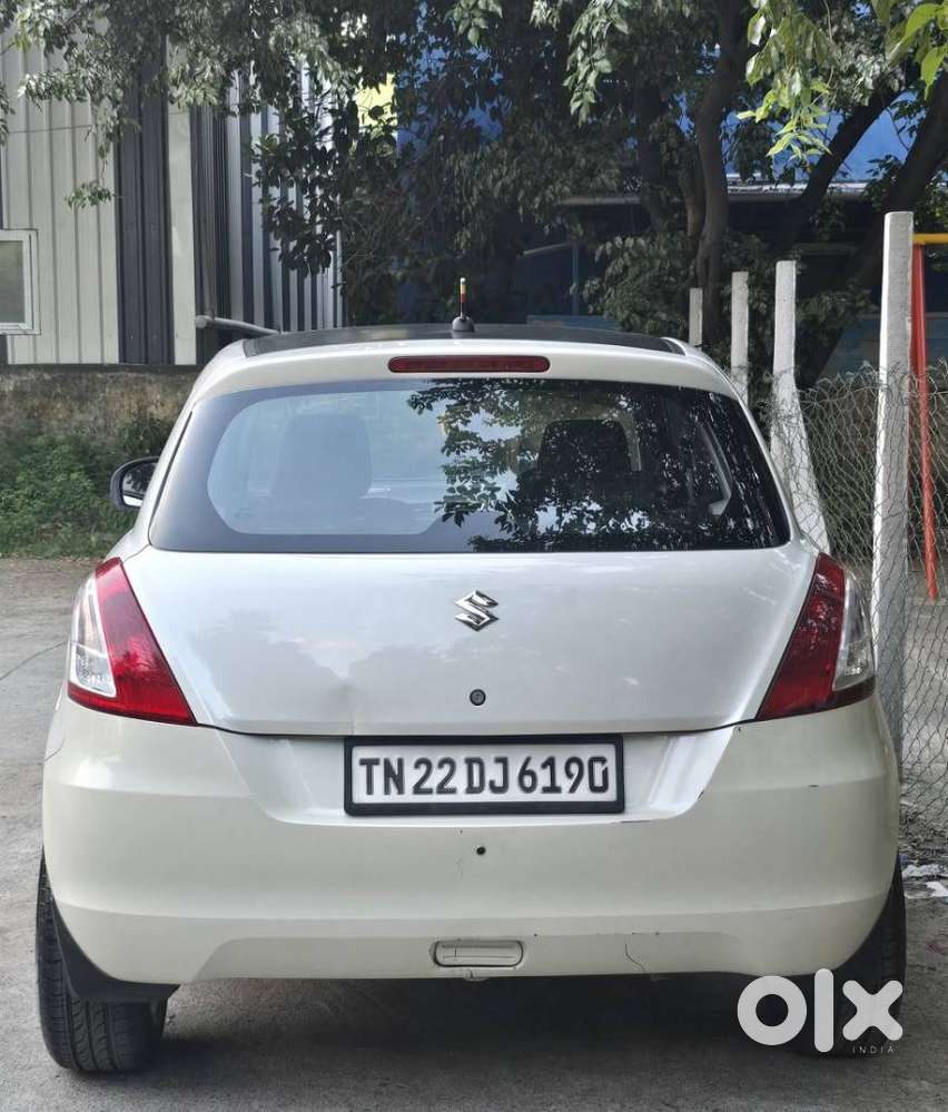 Maruti Suzuki Swift Lxi Optional-o, 2017, Petrol