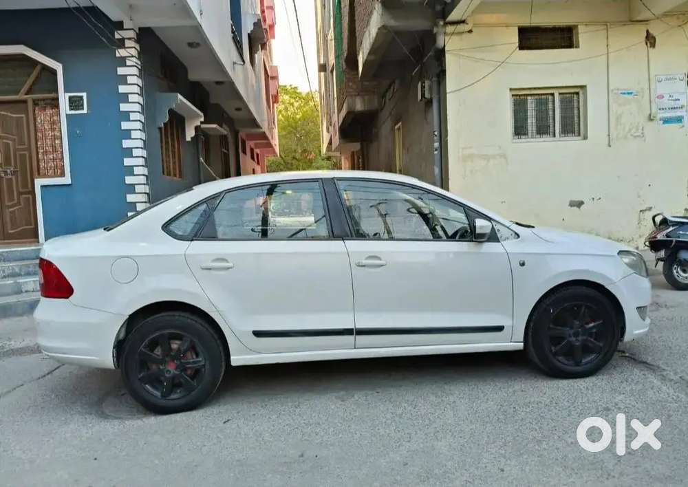 Skoda Rapid 2013 Diesel 75000 Km Driven