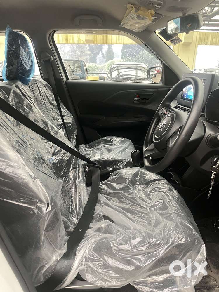 Maruti Suzuki Swift 1.2 Vxi (o), 2025, Petrol