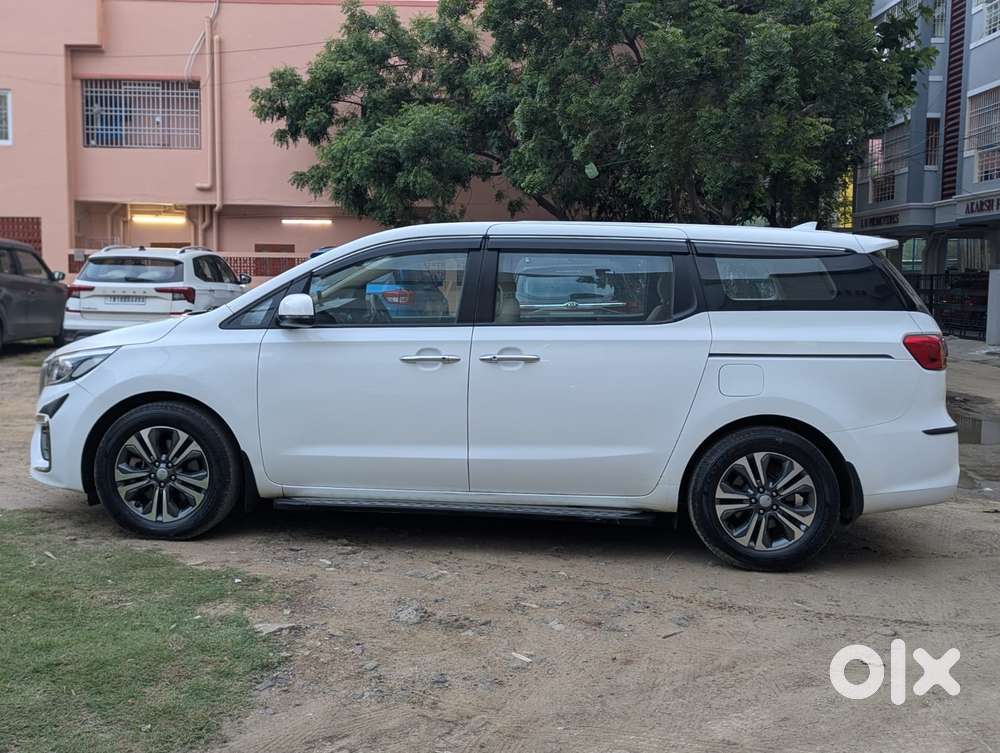 Kia Carnival Premium, 2021, Diesel