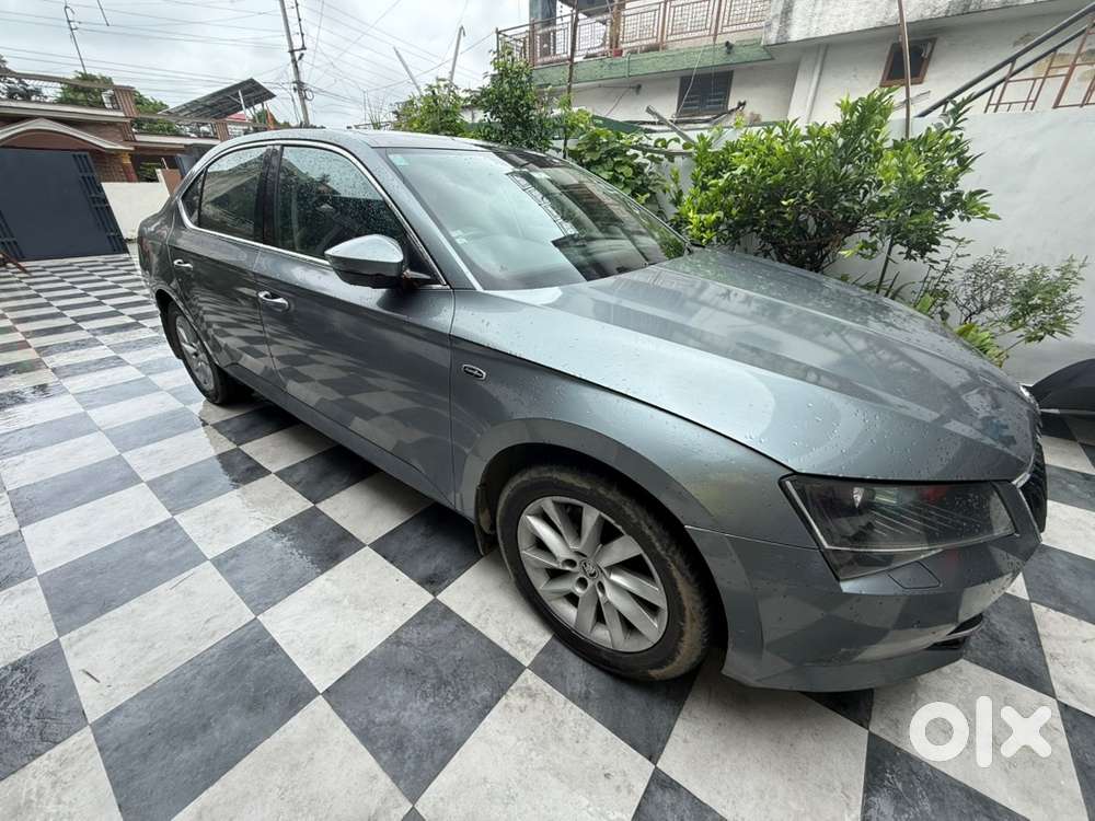 Skoda Superb 2017 Petrol Well Maintained