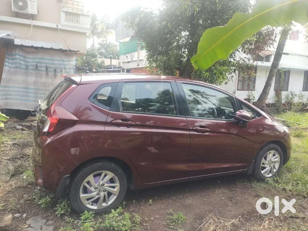 Honda Jazz 2018 Petrol 35000 Km Driven Company Service Well Maintend .