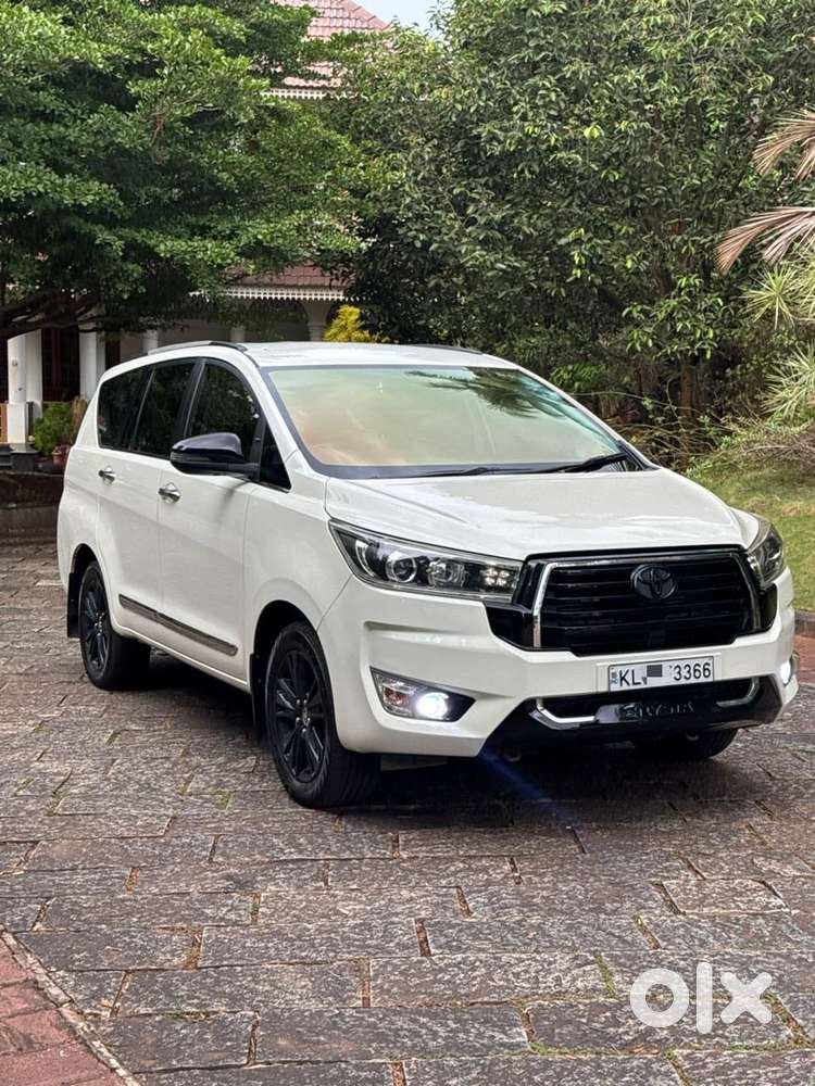 Toyota Innova Crysta 2.8z Automatic, 2018, Diesel