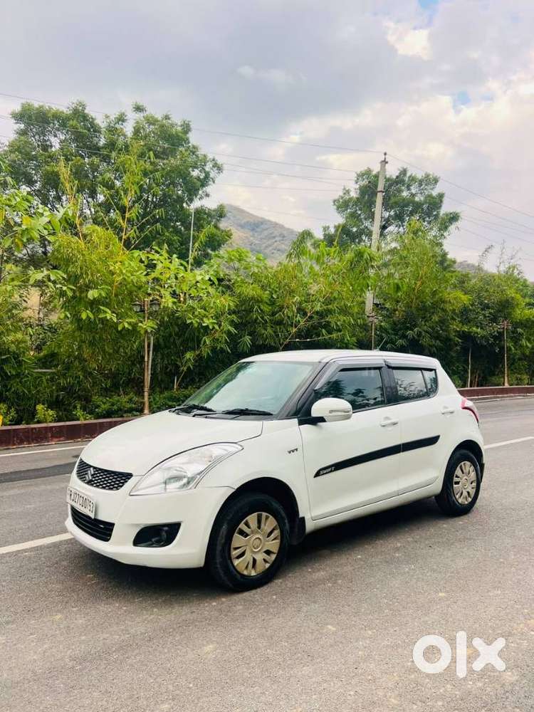 Maruti Suzuki Swift Vxi + Manual, 2011, Petrol