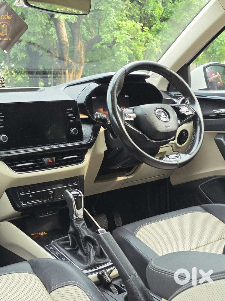 Skoda Slavia 1.0 Tsi Style At, 2023, Petrol