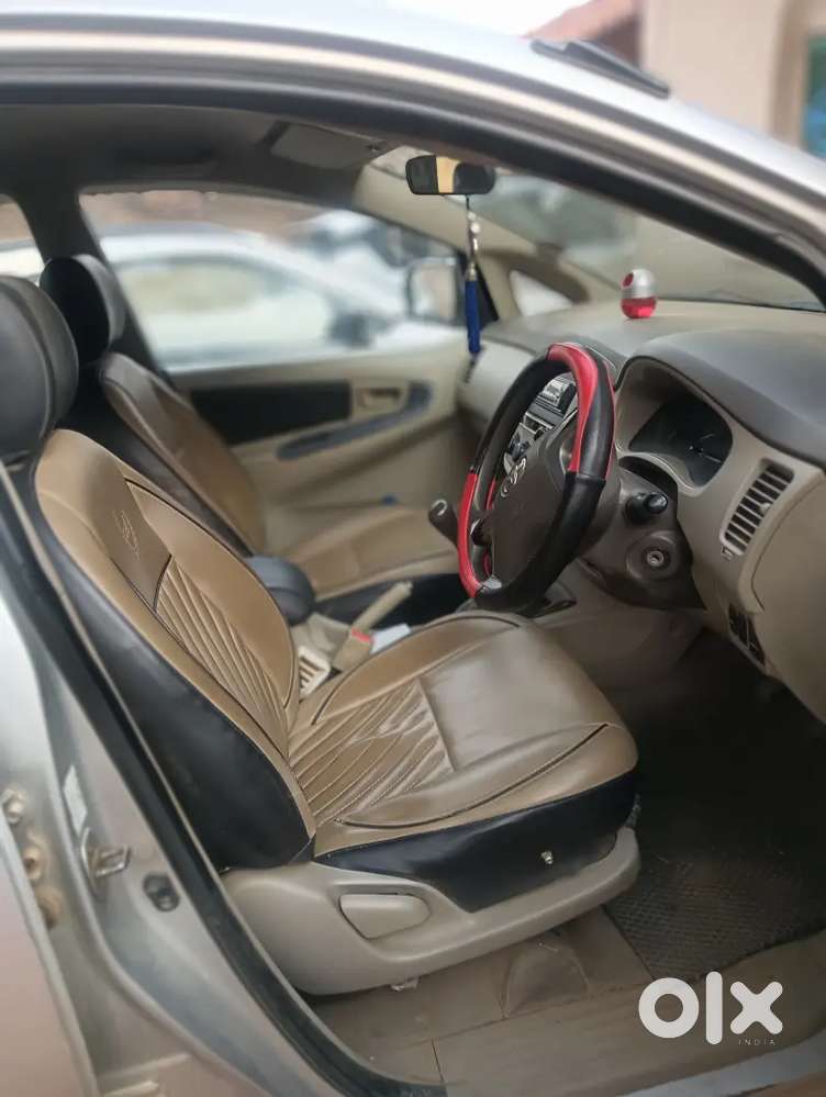 Toyota Innova 2012