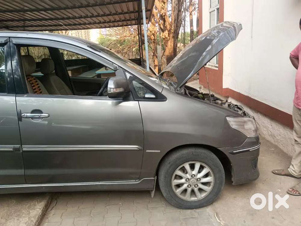 Innova 2012 Model Showroom Record