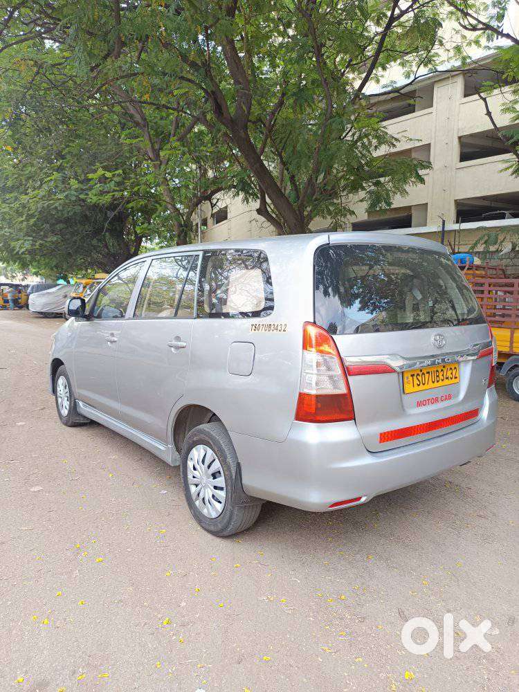 Toyota Innova 2.5 G (diesel) 8 Seater Bs Iv, 2015, Diesel