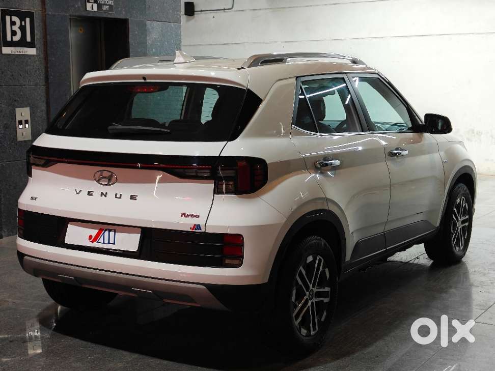 Hyundai Venue 1.0 Sx (o) Turbo Dct, 2023, Petrol