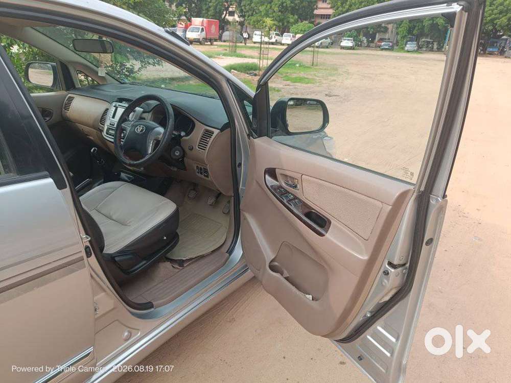 Toyota Innova 2.5 G (diesel) 8 Seater, 2015, Diesel
