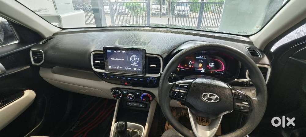 Hyundai Venue, 2025, Petrol