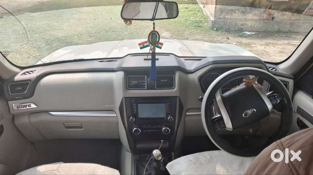 Mahindra Scorpio S10 22 Mhawk White Color With 5 Year Engine Warranty