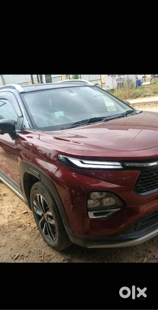Toyota Urban Cruiser Taisor V Petrol Mt Dual-tone 2025