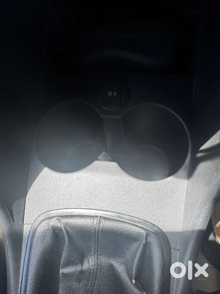 Volkswagen Polo Petrol 2011