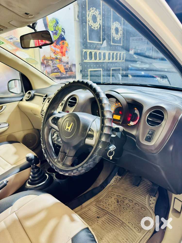 Honda Brio V Mt, 2013, Petrol