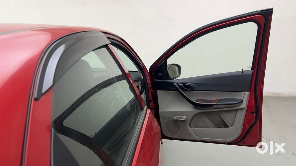 Tata Tiago Xe, 2018, Petrol