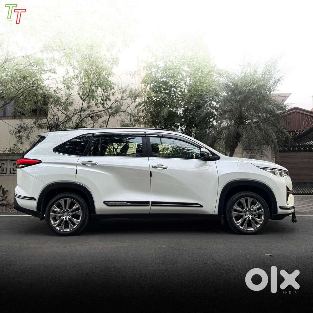 Toyota Innova Hycross 2.0 Zx (o) Hybrid 7 Str, 2026, Petrol