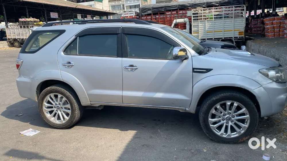 Toyota Fortuner 3.0 2011