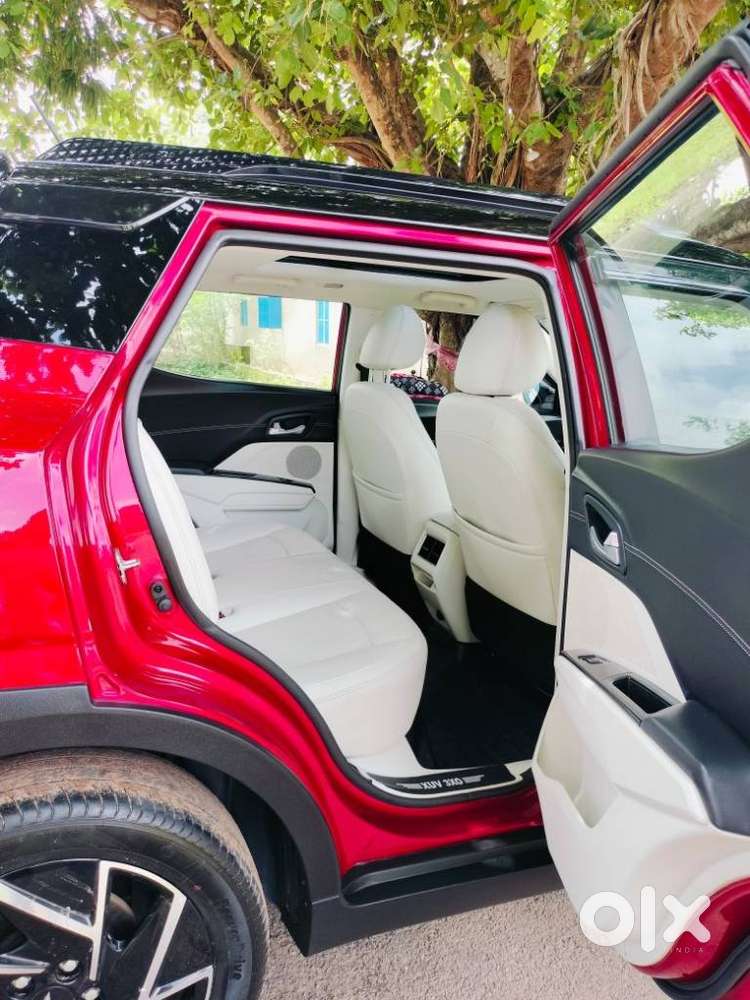 Mahindra Xuv 3xo Ax7l 1.2 Petrol At (pg), 2024, Petrol