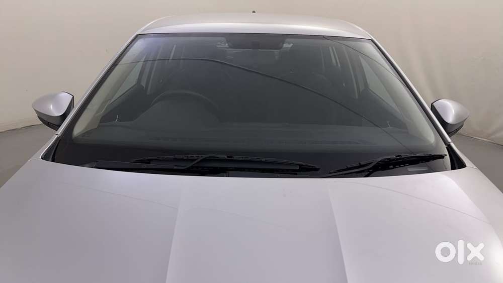 Skoda Slavia Ambition 1.0l Tsi At, 2022, Petrol