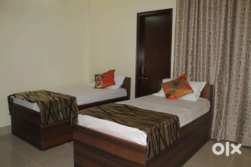 PG Rooms on rent just for 2500 in Uttam Nagar near by Metro station