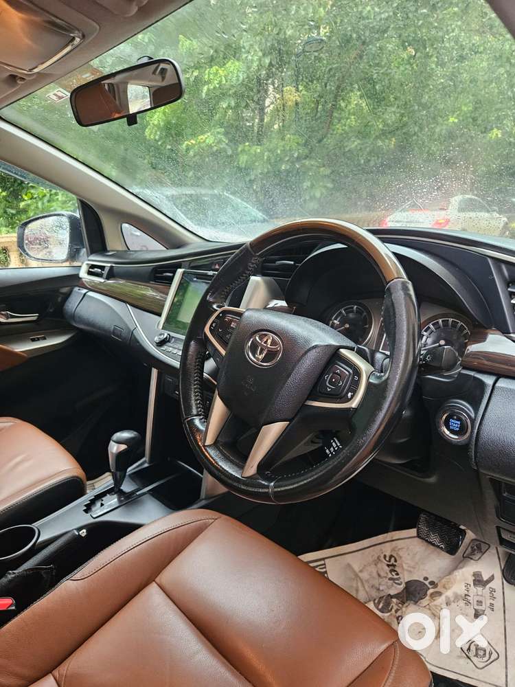 Toyota Innova Crysta 2.8z Automatic, 2016, Diesel