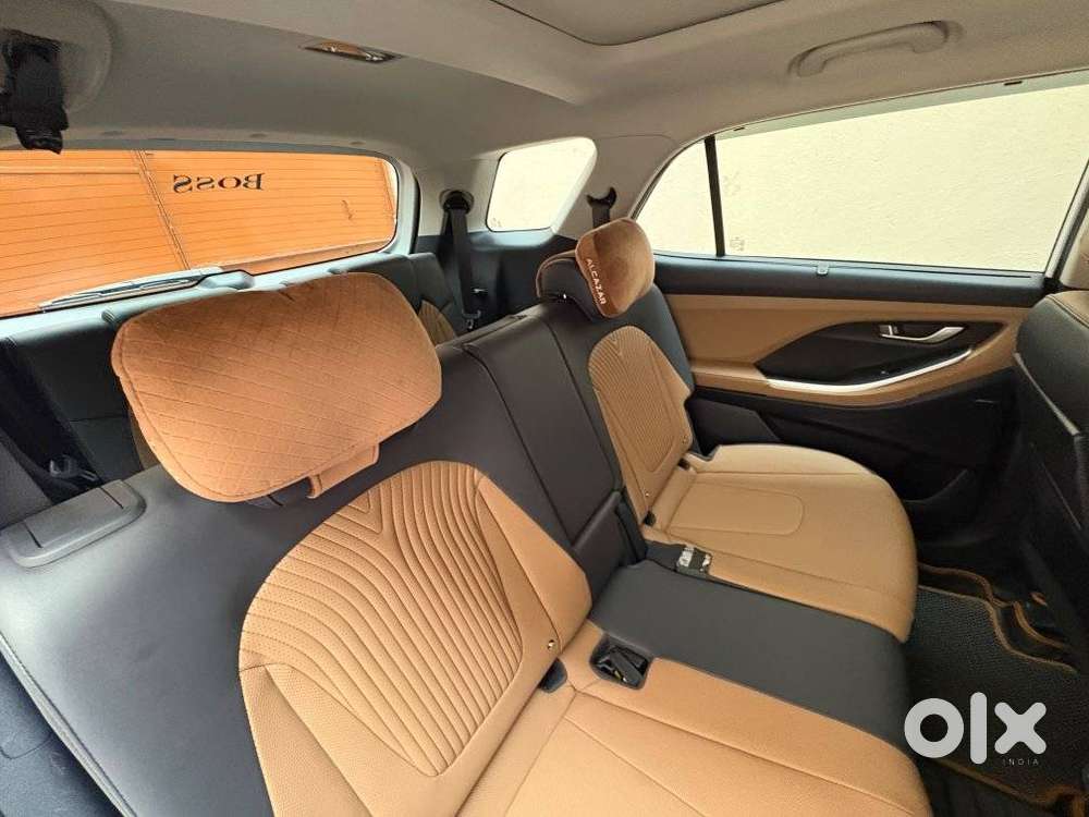 Hyundai Alcazar Platinum 7 Str 1.5 Turbo Petrol Adventure, 2025, Pet..