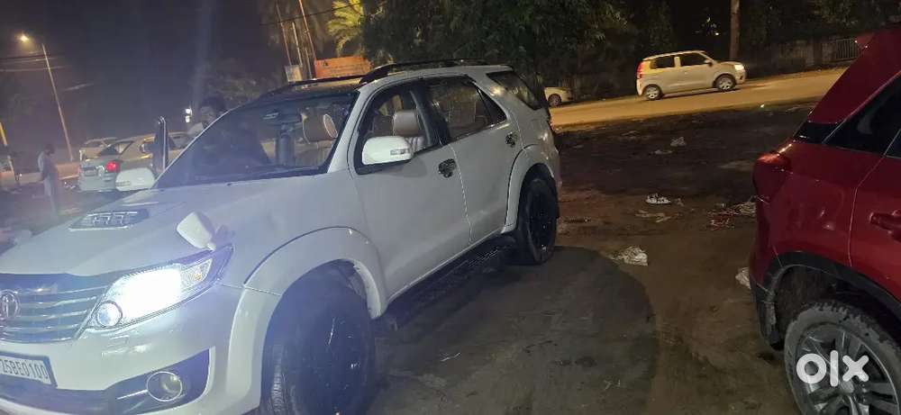 Toyota Fortuner 2014 Diesel 85000 Km Driven