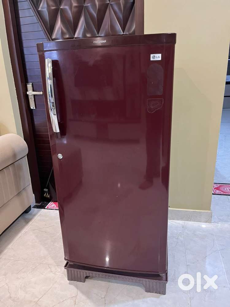 LG 190 Litre Refrigerator available for ₹4,000