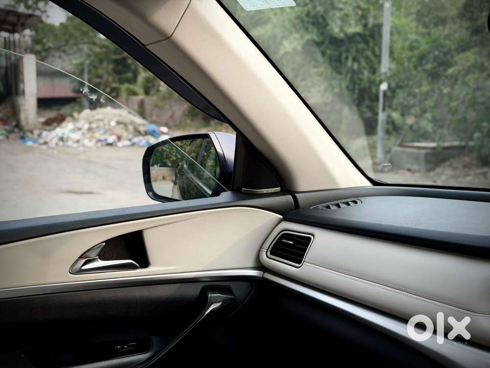 Mahindra Xuv700 2.0 Ax 7 Petrol At Luxury Pack Str, 2022, Petrol