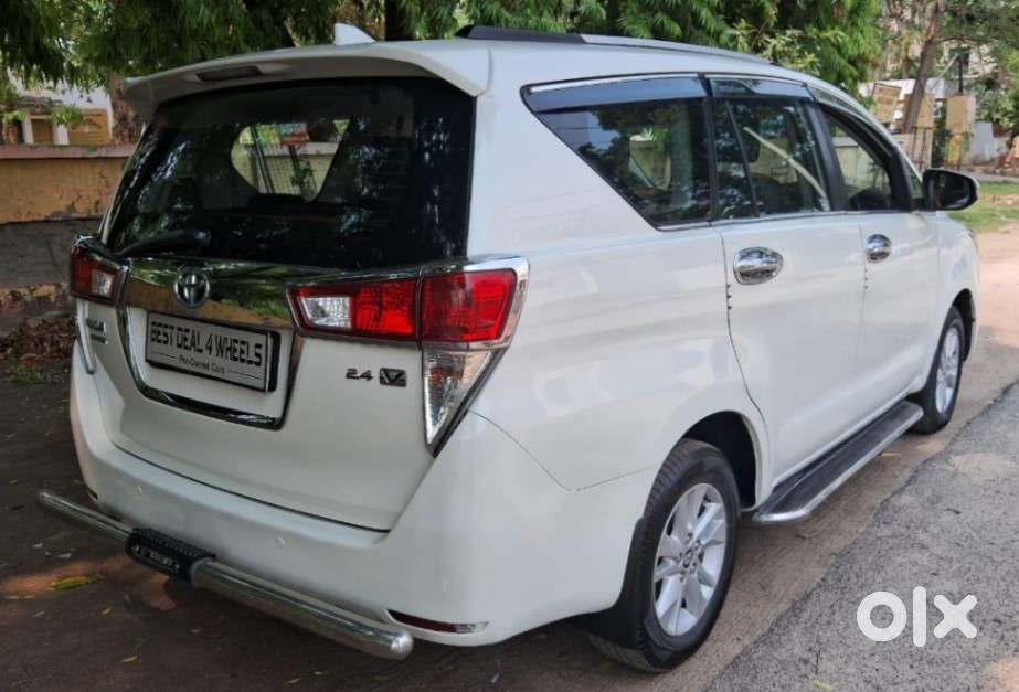 Toyota Innova Crysta 2.4 V 7 Str, 2017, Diesel