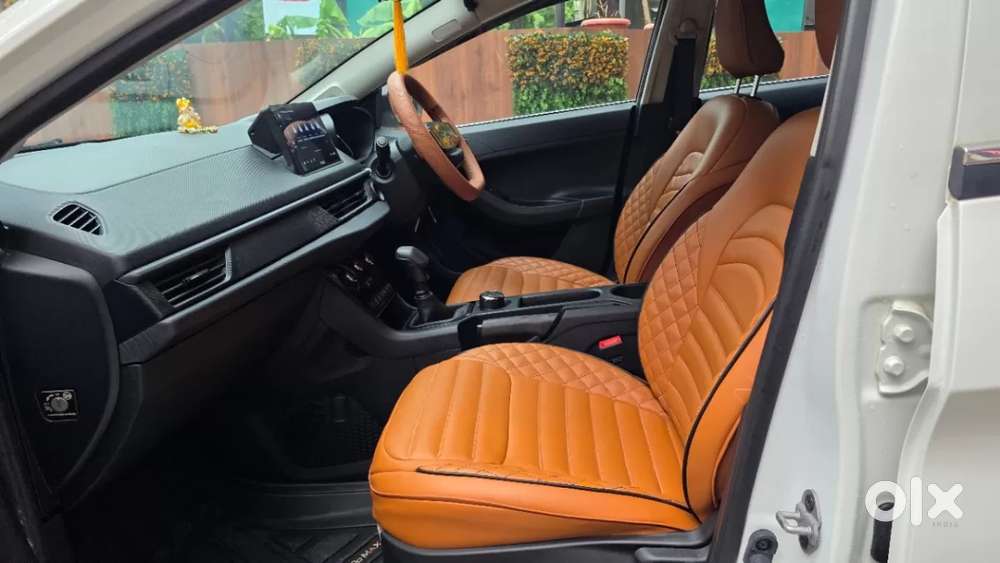 Tata Nexon, 2025, Petrol