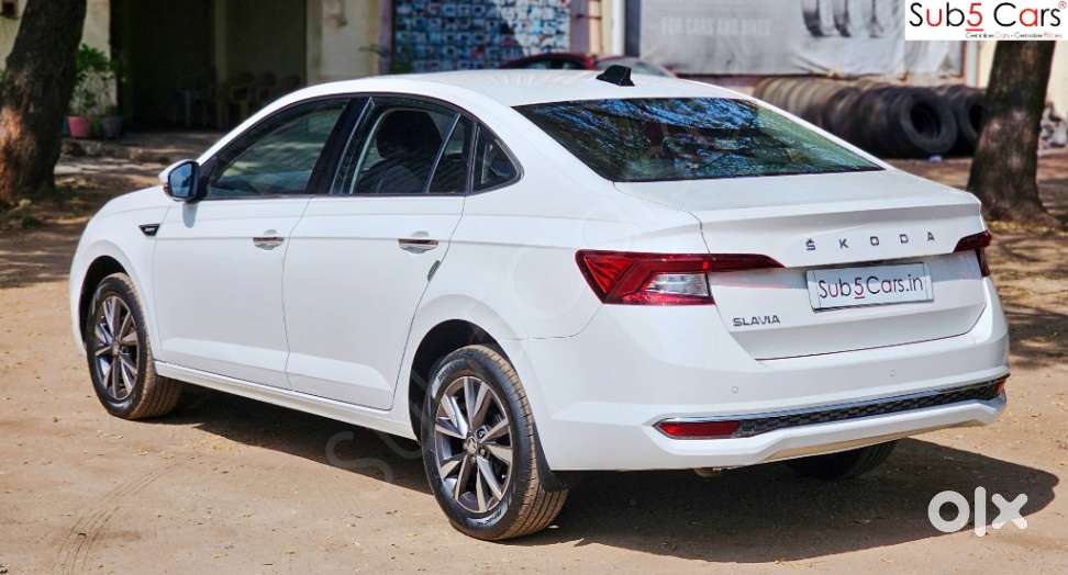Skoda Slavia 1.0 Tsi Style At, 2023, Petrol