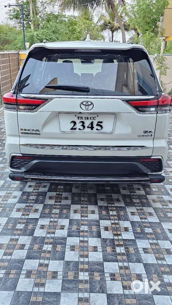 Toyota Innova Hycross 2.0 Zx (o) Hybrid 7 Str, 2025, Petrol