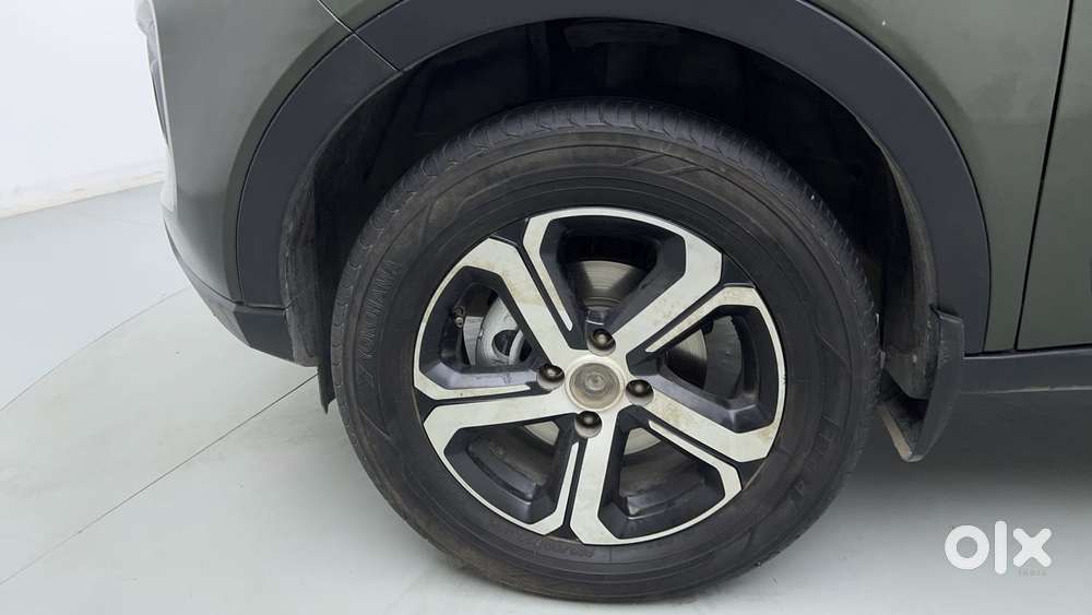 Tata Nexon Xz Plus (hs), 2022, Petrol