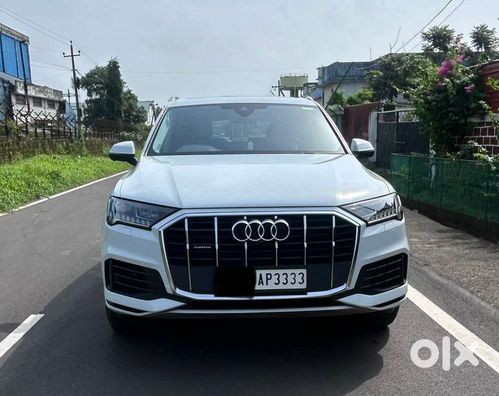 Audi Q7 3.0 Petrol 2024 Hybrid Quattro